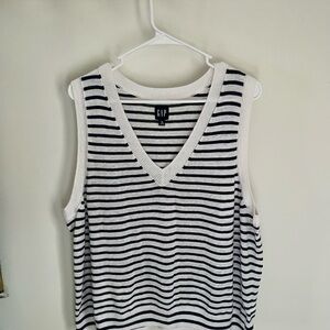 GAP Women's V-Neck Striped Sweater - Black and White